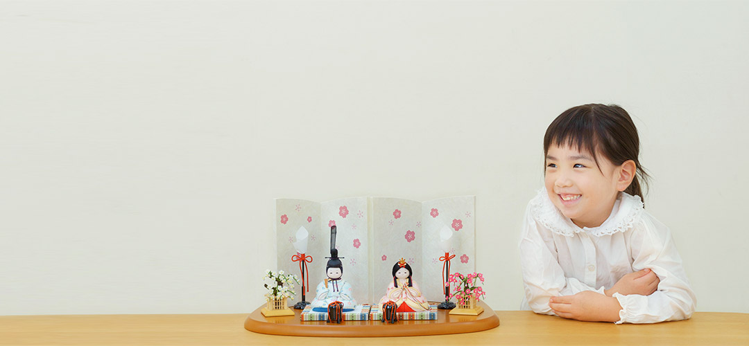 新作の雛人形