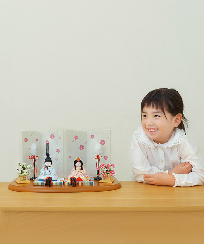 新作の雛人形