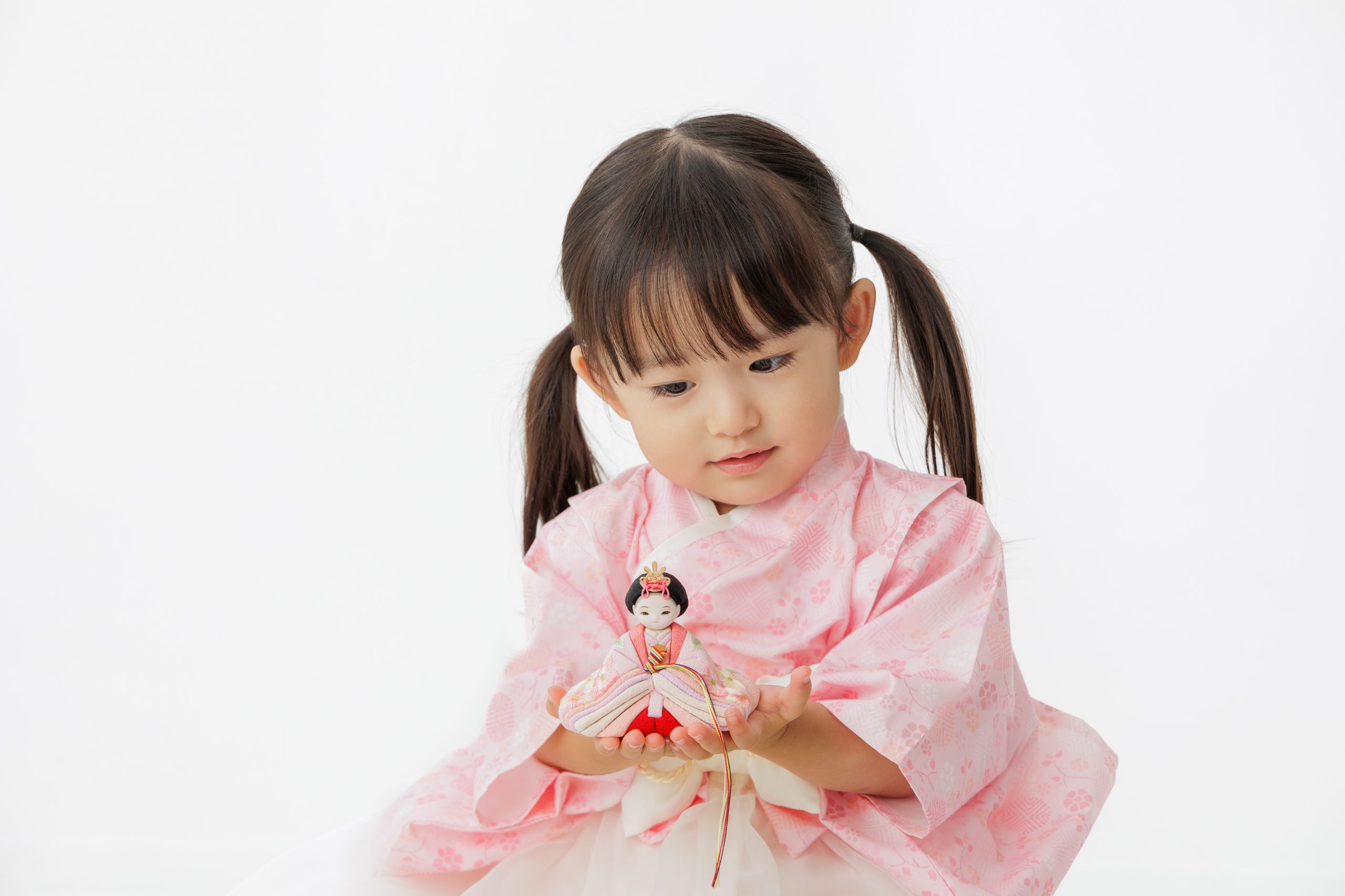 女の子の初節句完全ガイド｜桃の節句のお祝い準備から当日の流れまで