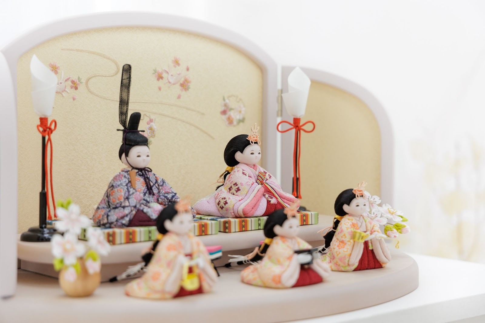 和モダンな雛人形の選び方｜伝統と現代が調和する「ふらここスタイル」