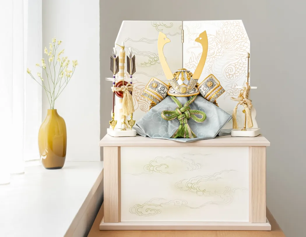 優美でおしゃれな兜飾・鎧飾